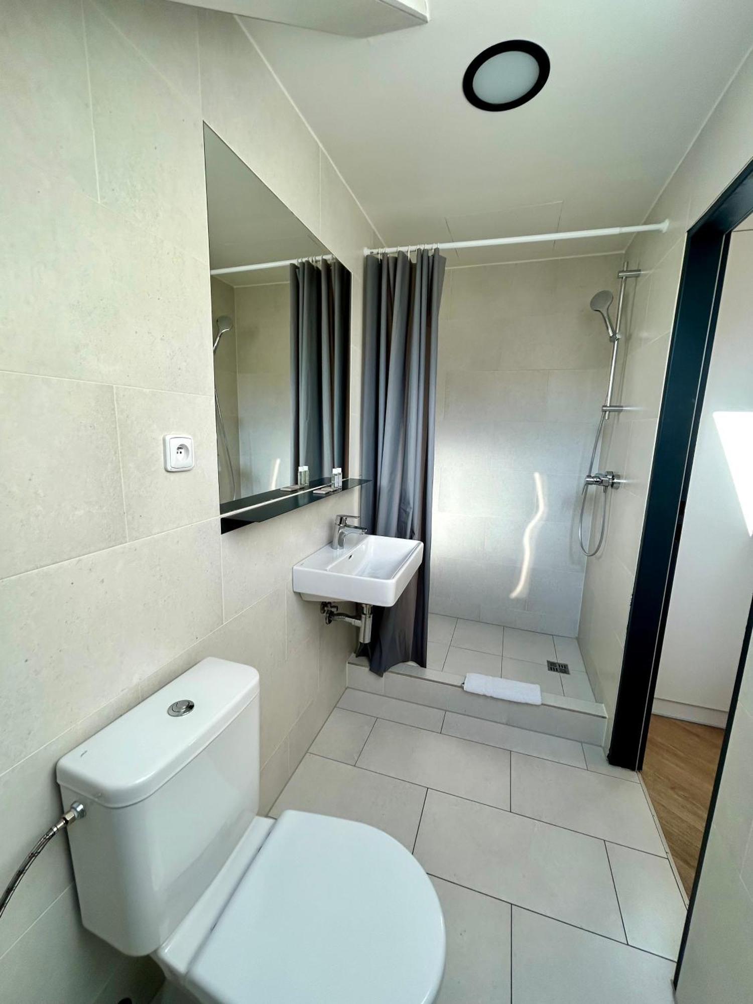 Figaro Apartahotel 4*